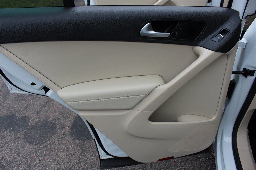 2017 Volkswagen Tiguan 2.0T Wolfsburg Edition FWD