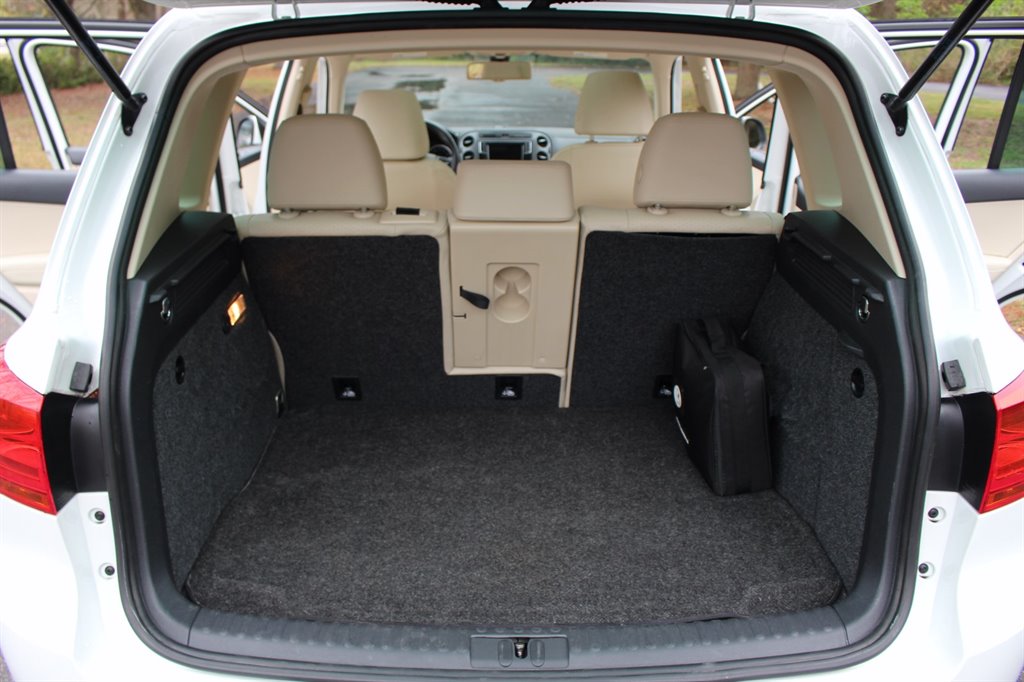 2017 Volkswagen Tiguan 2.0T Wolfsburg Edition FWD