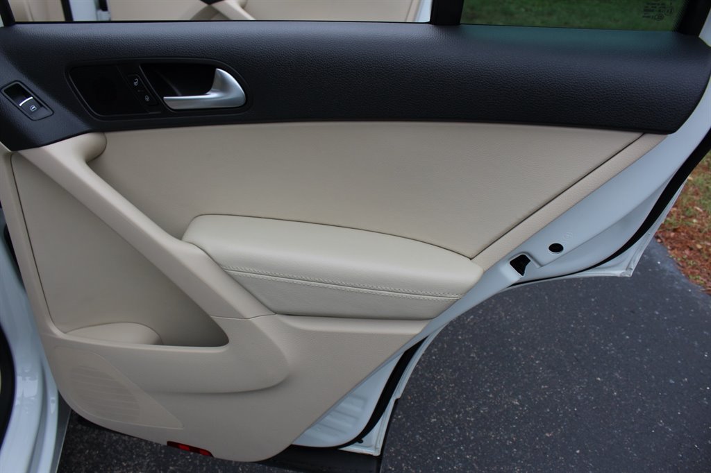 2017 Volkswagen Tiguan 2.0T Wolfsburg Edition FWD