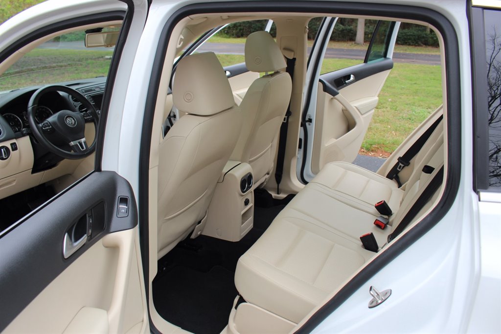 2017 Volkswagen Tiguan 2.0T Wolfsburg Edition FWD