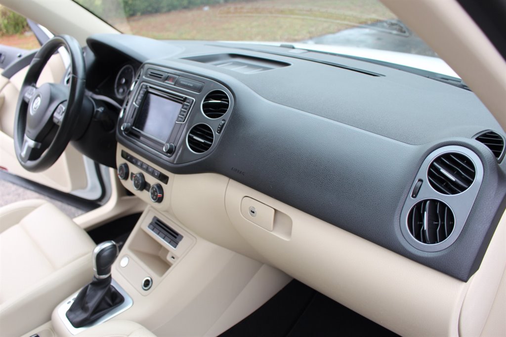 2017 Volkswagen Tiguan 2.0T Wolfsburg Edition FWD