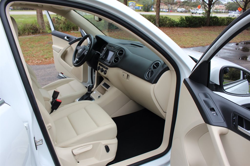 2017 Volkswagen Tiguan 2.0T Wolfsburg Edition FWD