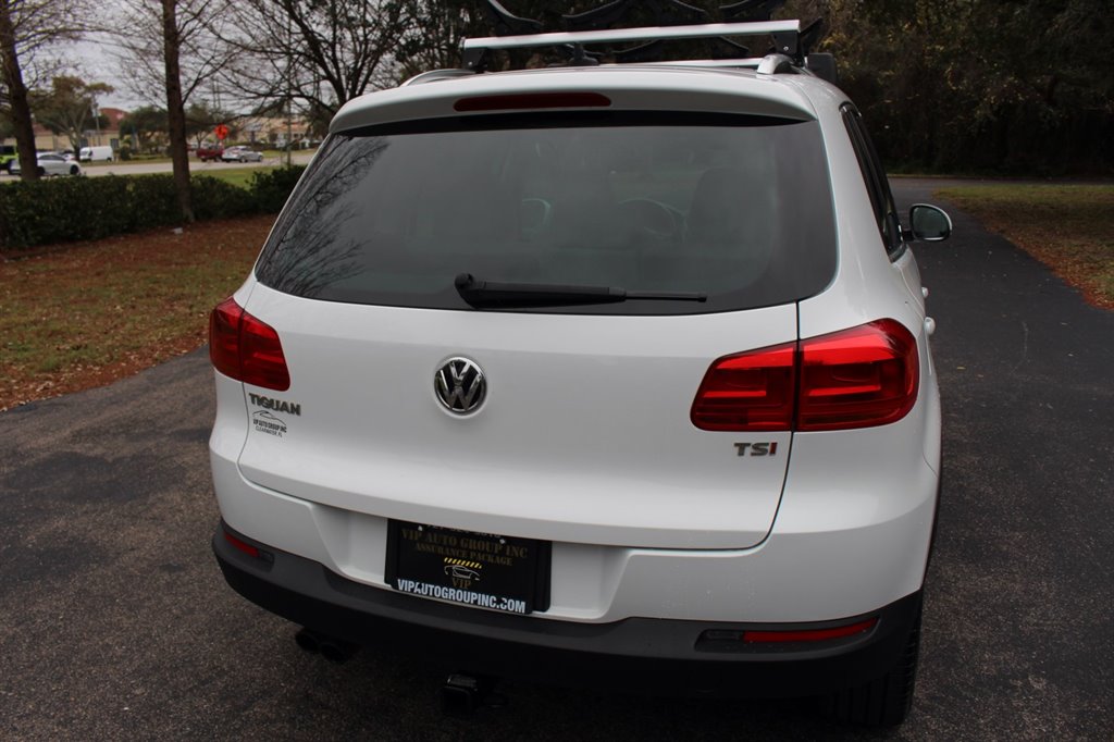 2017 Volkswagen Tiguan 2.0T Wolfsburg Edition FWD