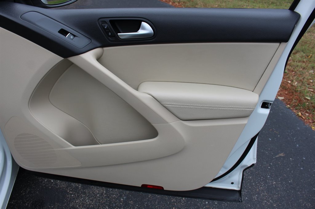 2017 Volkswagen Tiguan 2.0T Wolfsburg Edition FWD