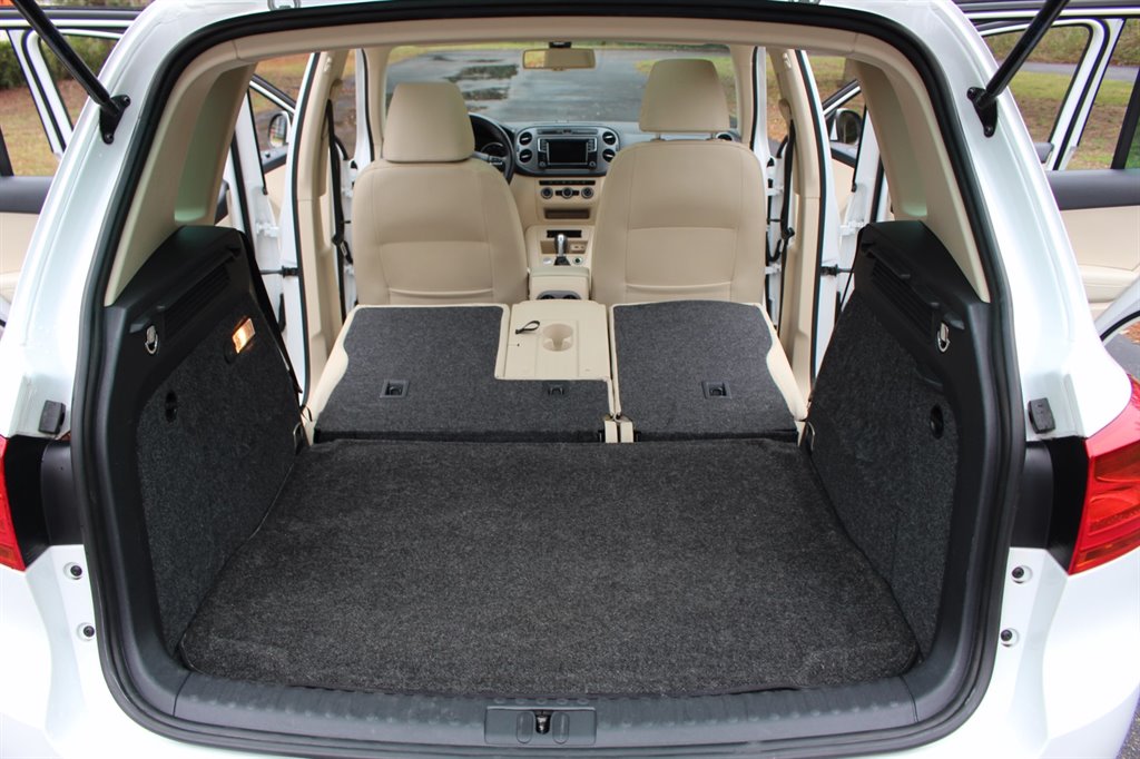 2017 Volkswagen Tiguan 2.0T Wolfsburg Edition FWD