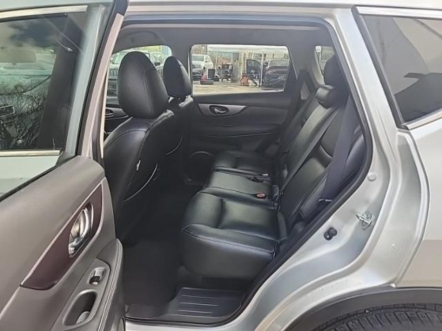 2016 Nissan Rogue SV FWD