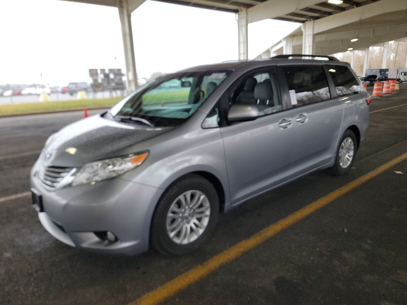 2016 Toyota Sienna XLE FWD