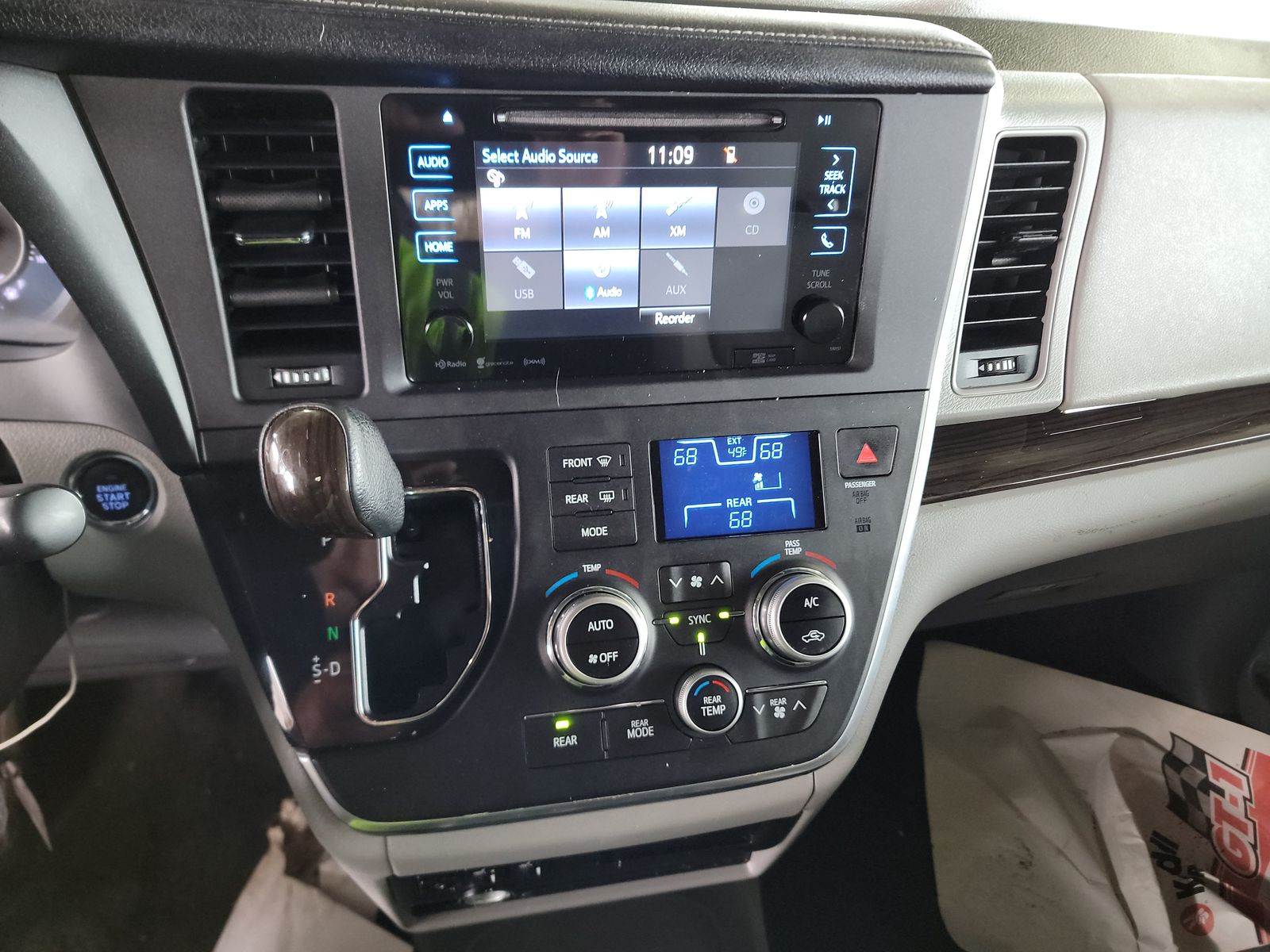 2016 Toyota Sienna XLE FWD