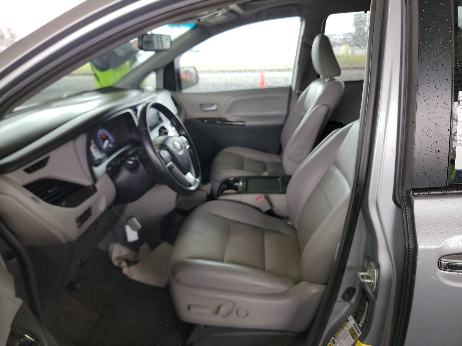 2016 Toyota Sienna XLE FWD