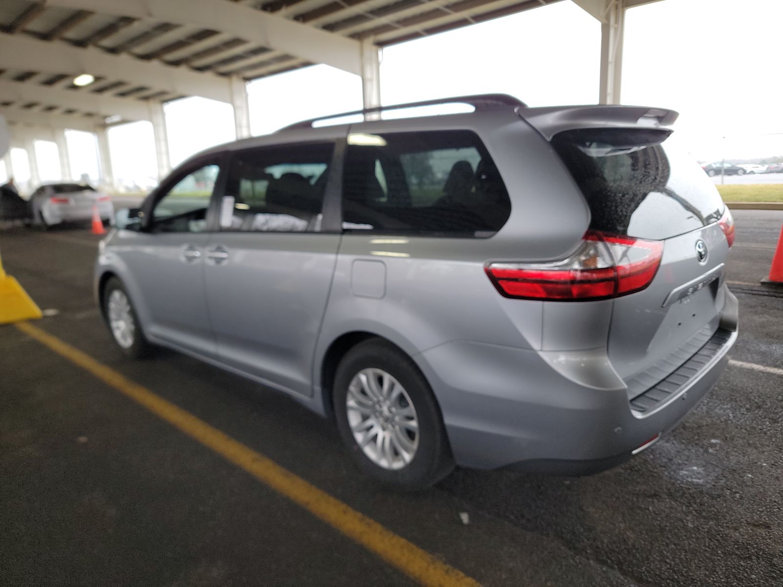 2016 Toyota Sienna XLE FWD