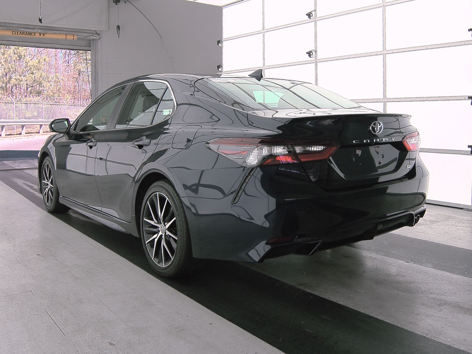 2021 Toyota Camry SE FWD