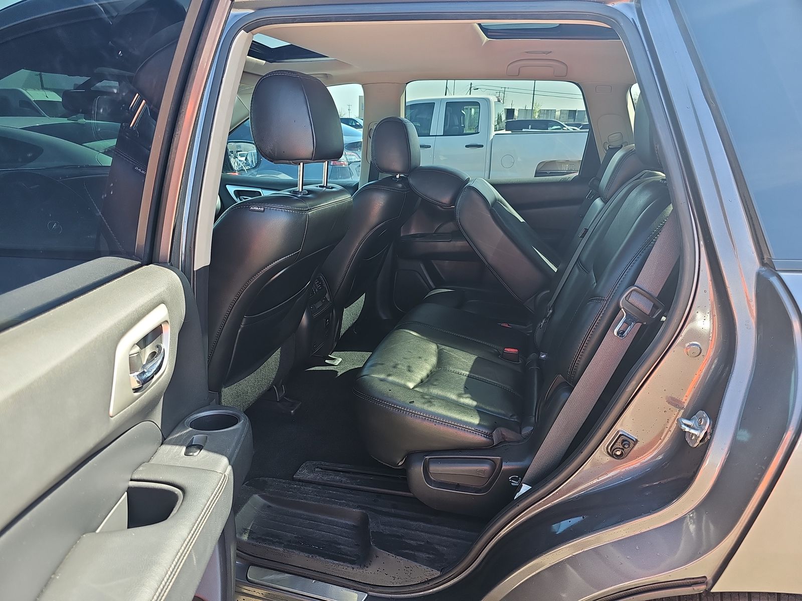 2017 Nissan Pathfinder SL FWD