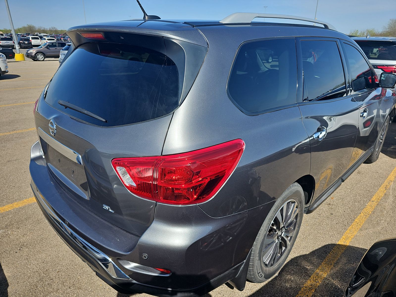 2017 Nissan Pathfinder SL FWD