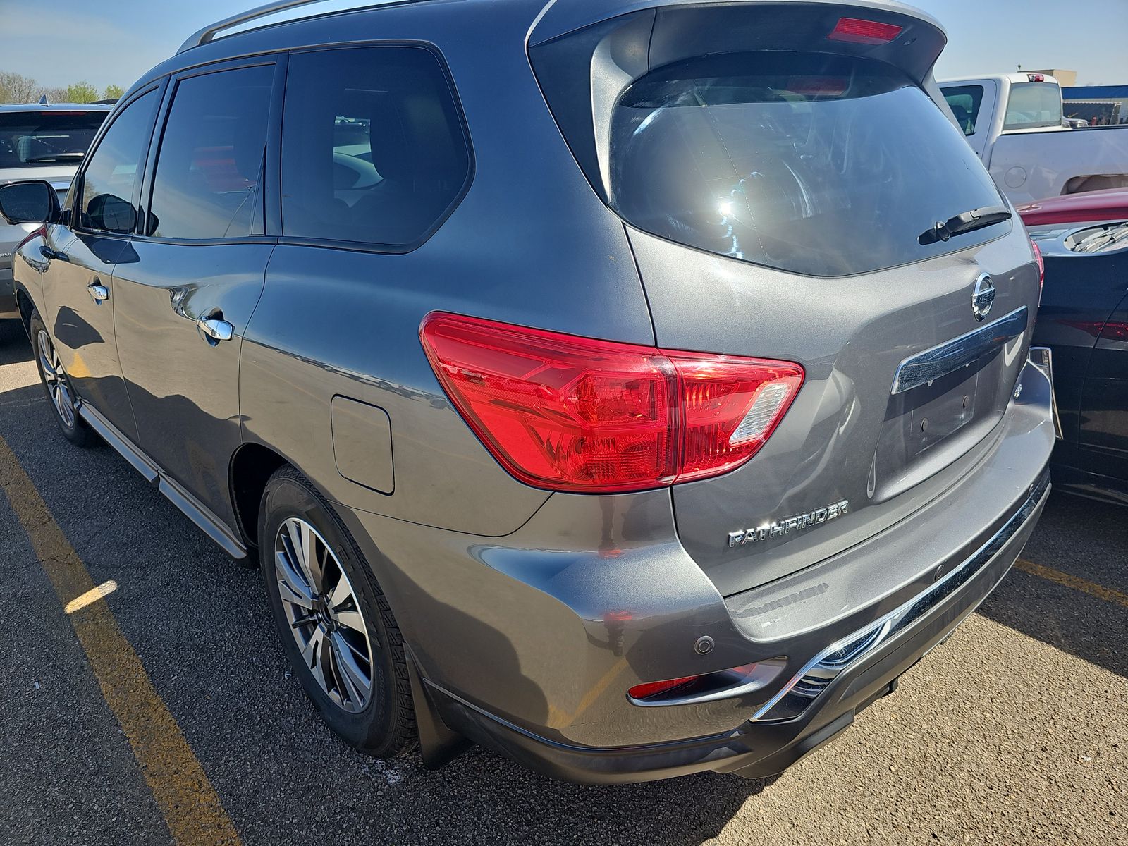 2017 Nissan Pathfinder SL FWD