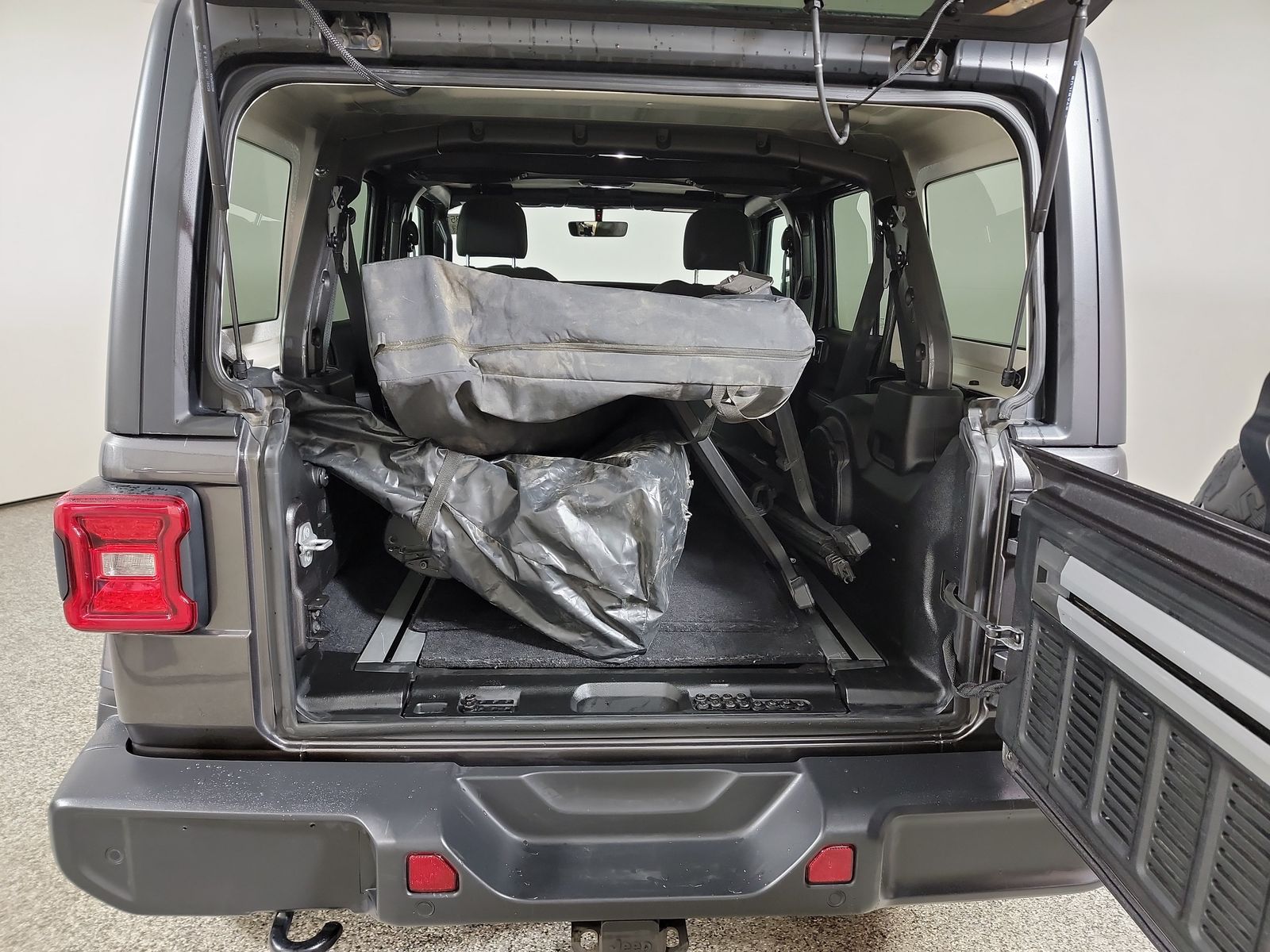 2018 Jeep Wrangler Sahara AWD