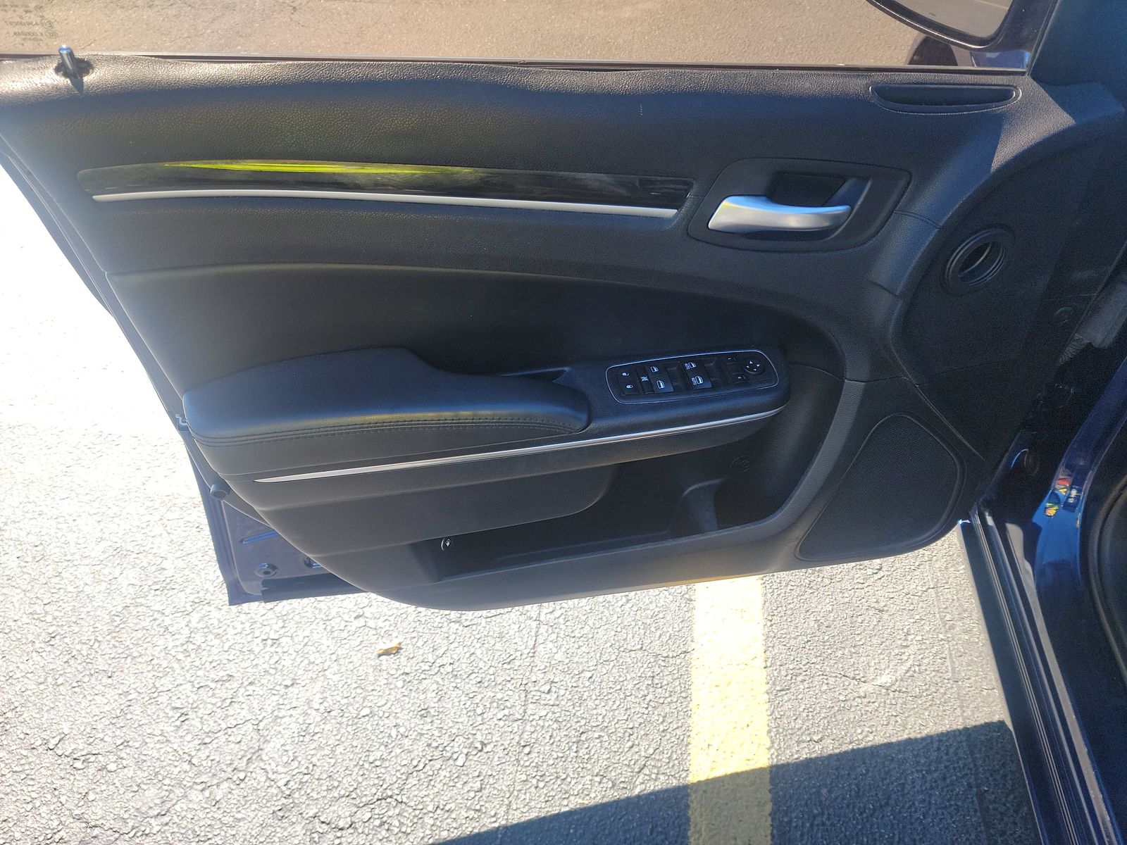 2016 Chrysler 300 Limited RWD