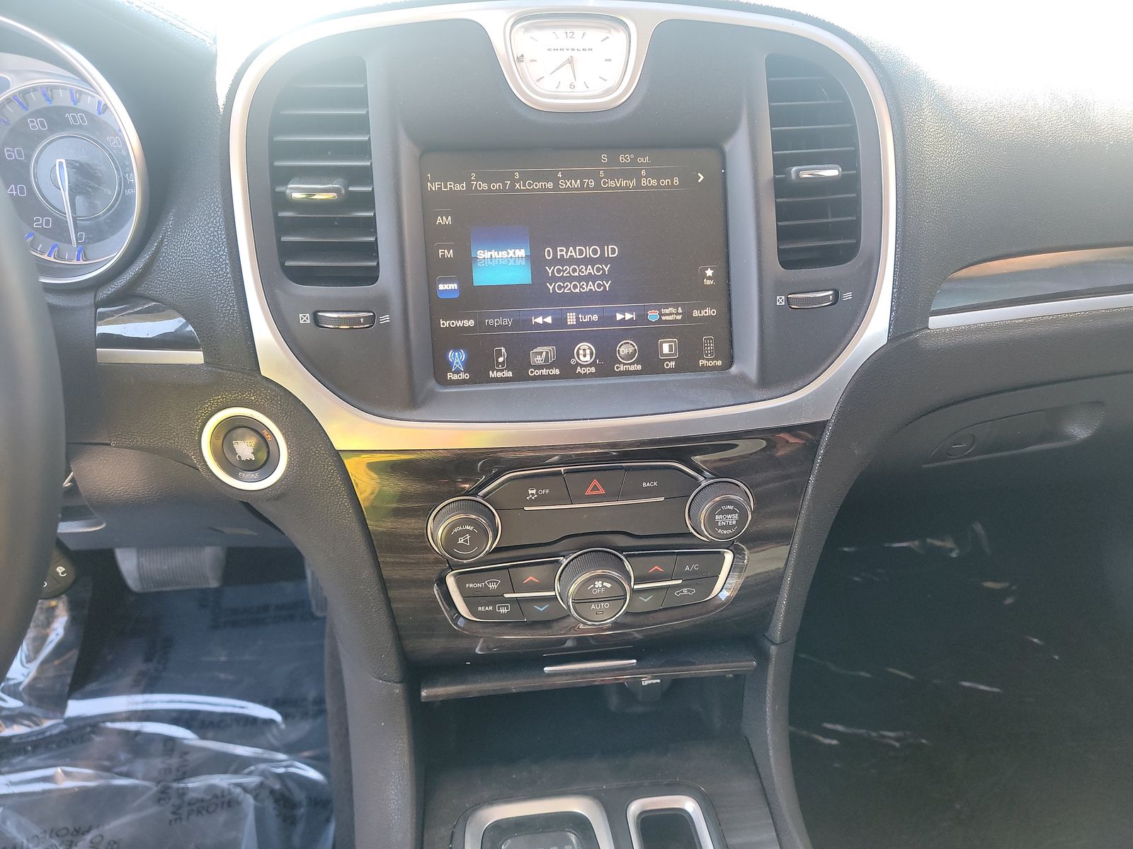 2016 Chrysler 300 Limited RWD