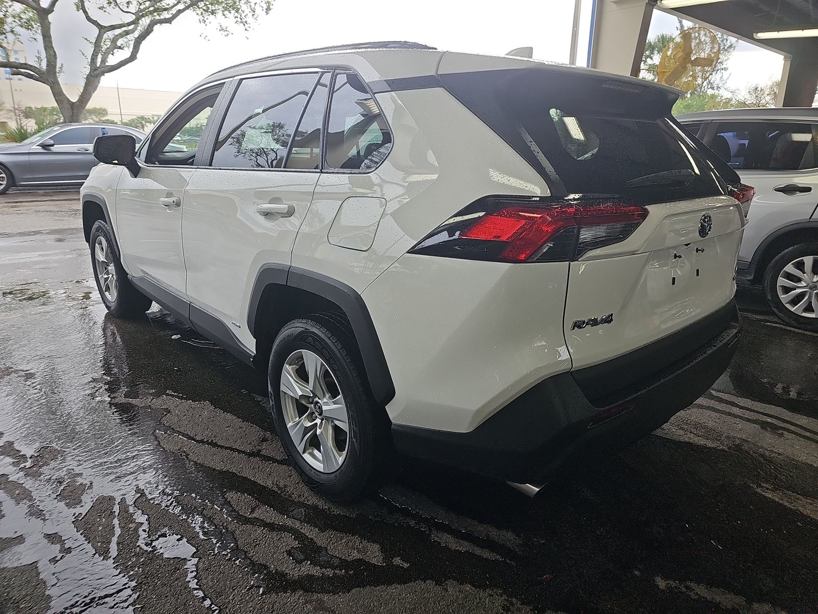 2020 Toyota RAV4 Hybrid LE AWD