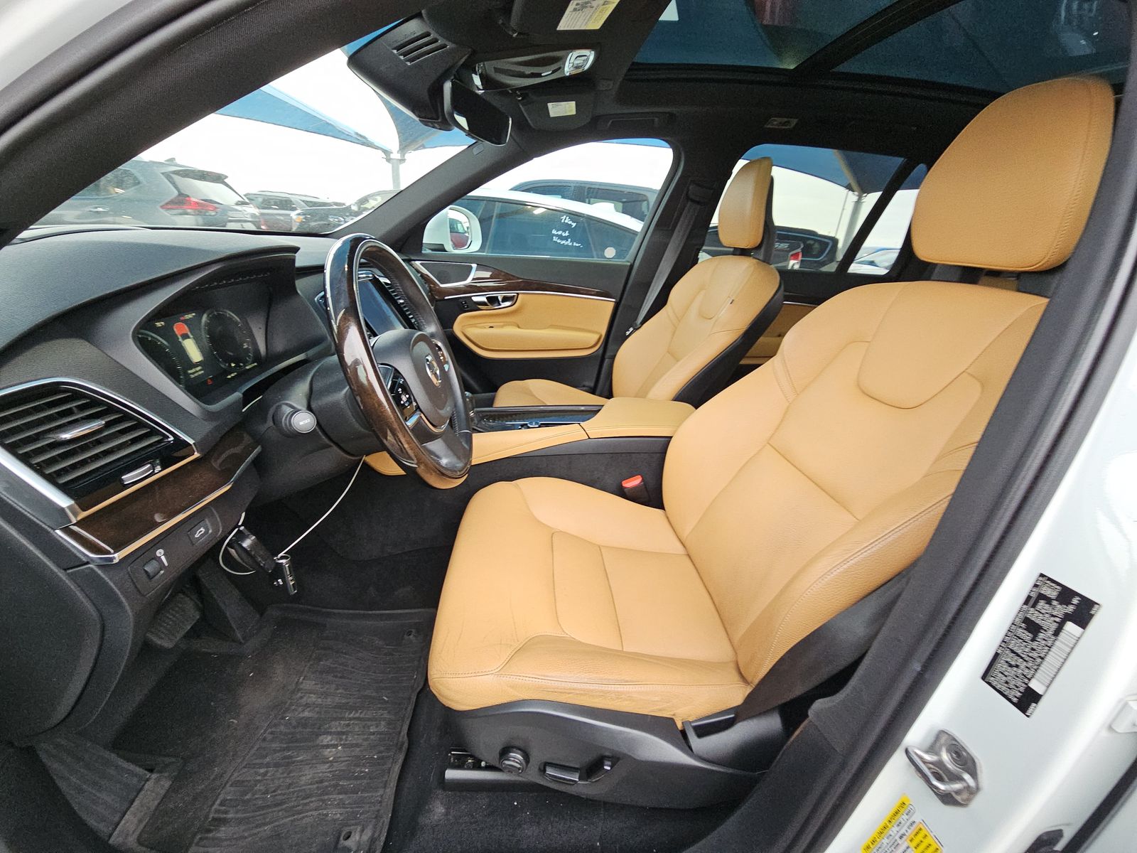 2016 Volvo XC90 T6 MOMENTM AWD
