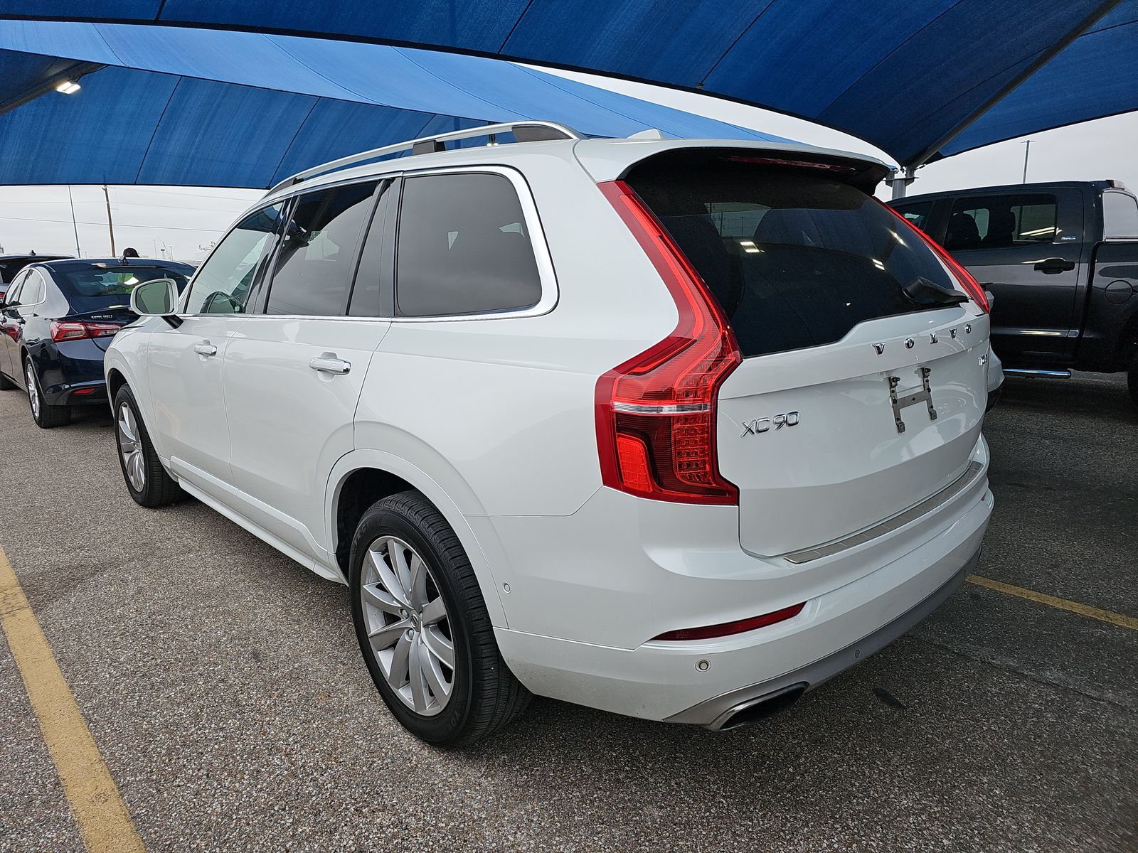 2016 Volvo XC90 T6 MOMENTM AWD