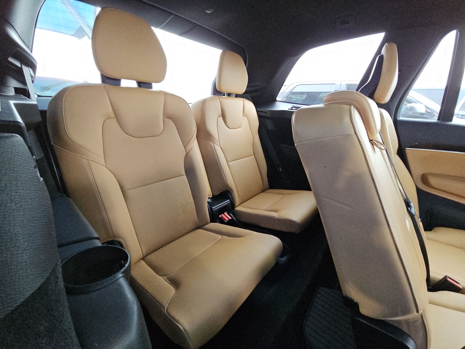 2016 Volvo XC90 T6 MOMENTM AWD