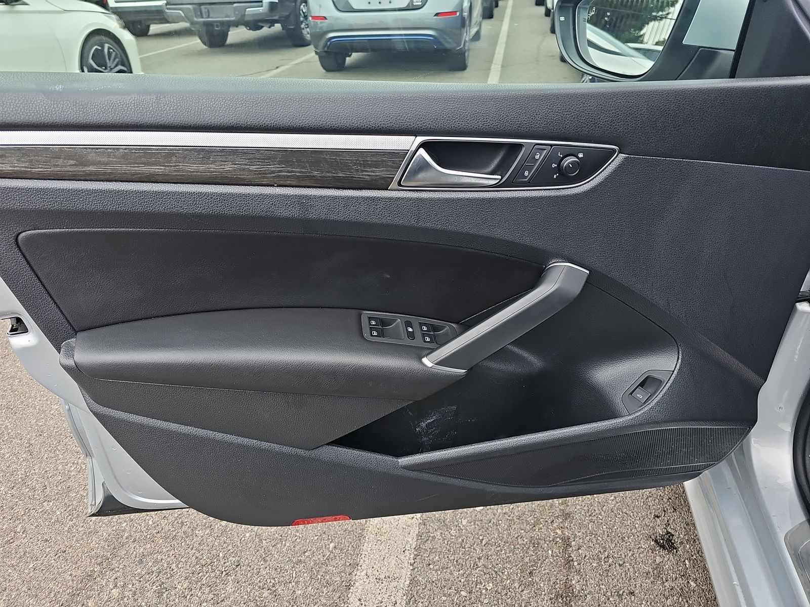 2018 Volkswagen Passat 2.0T SEL Premium FWD