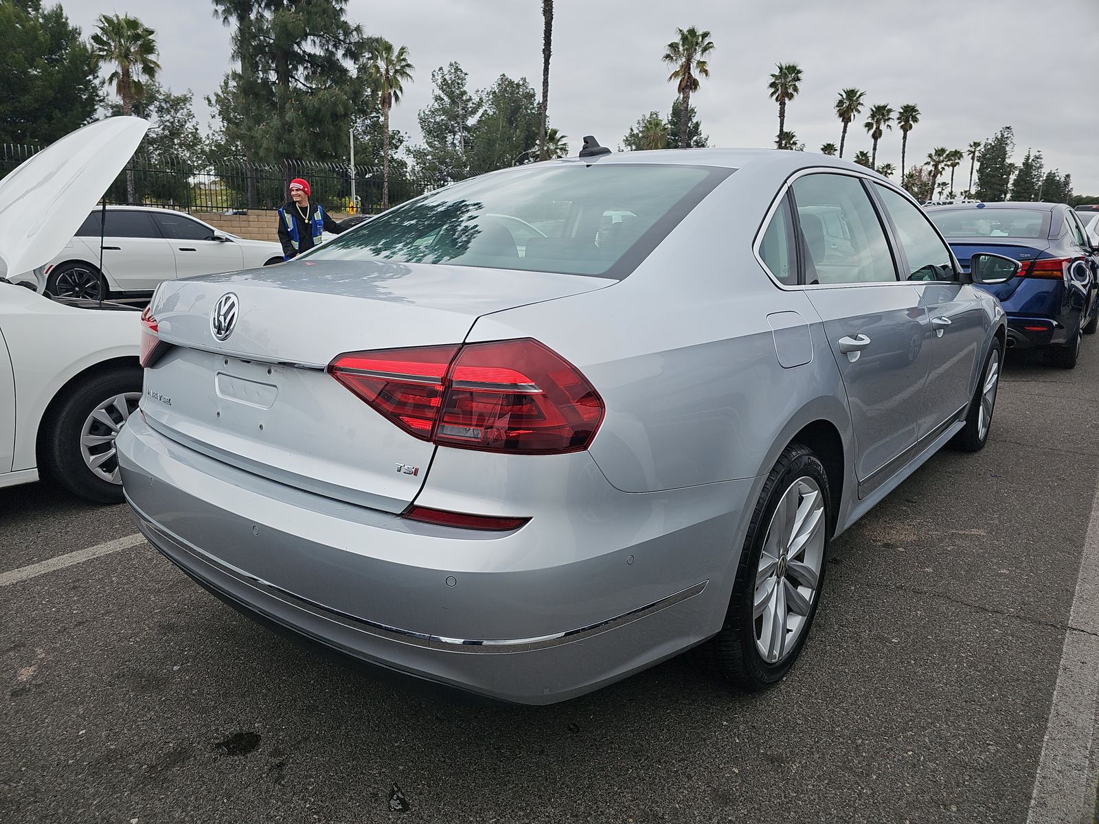 2018 Volkswagen Passat 2.0T SEL Premium FWD