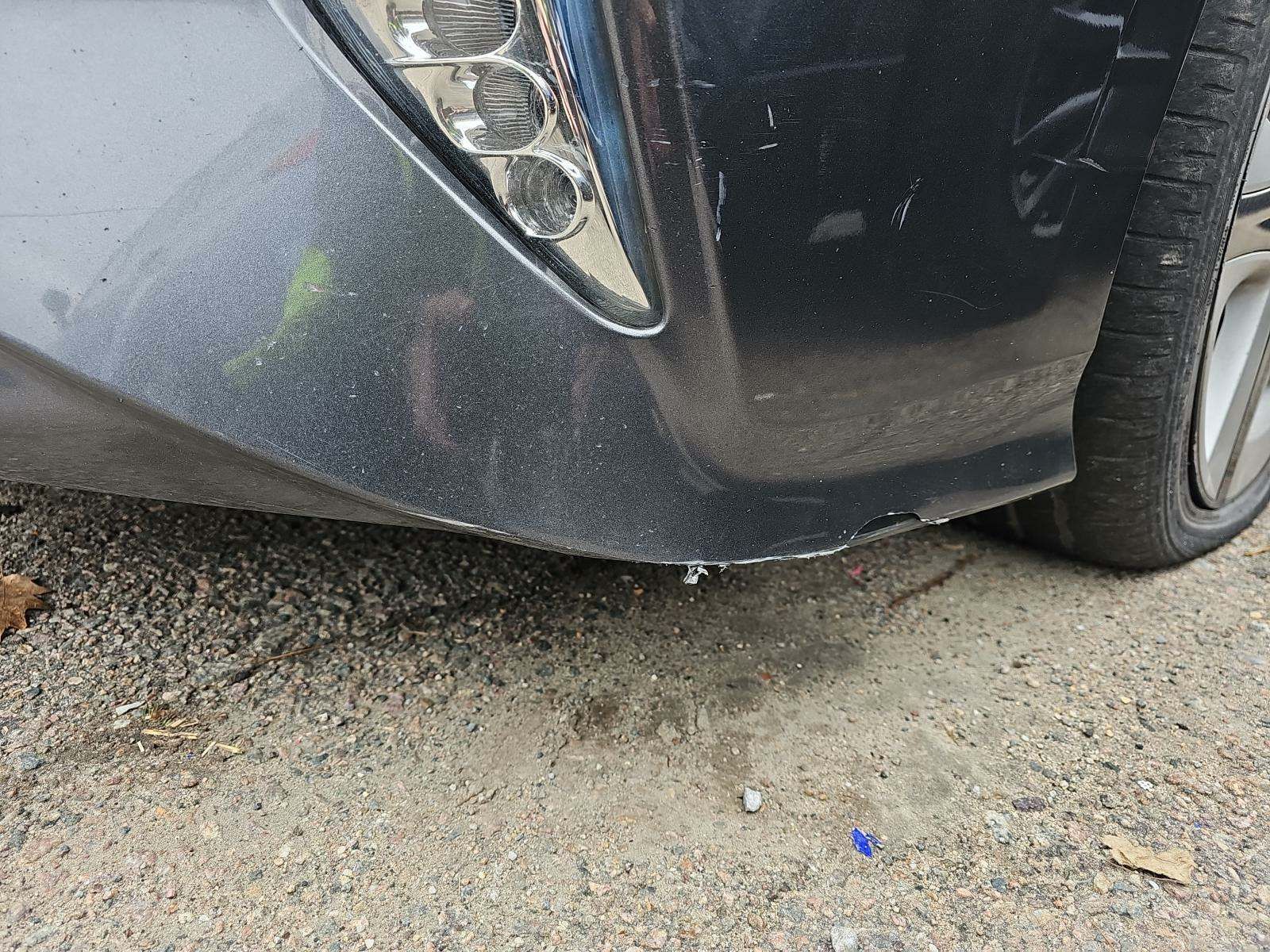 2016 Toyota Prius Three Touring FWD