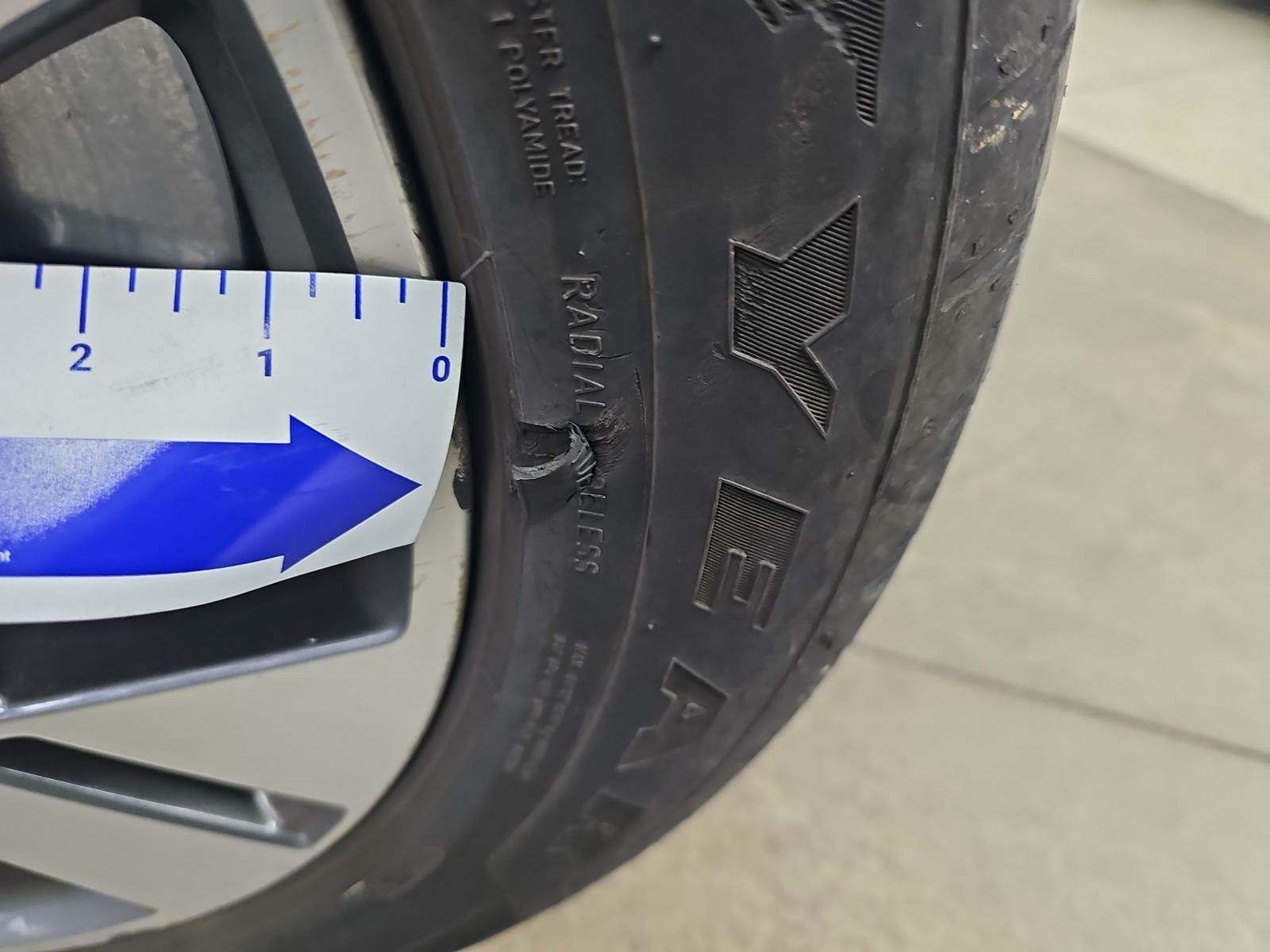 2021 Audi e-tron Premium AWD