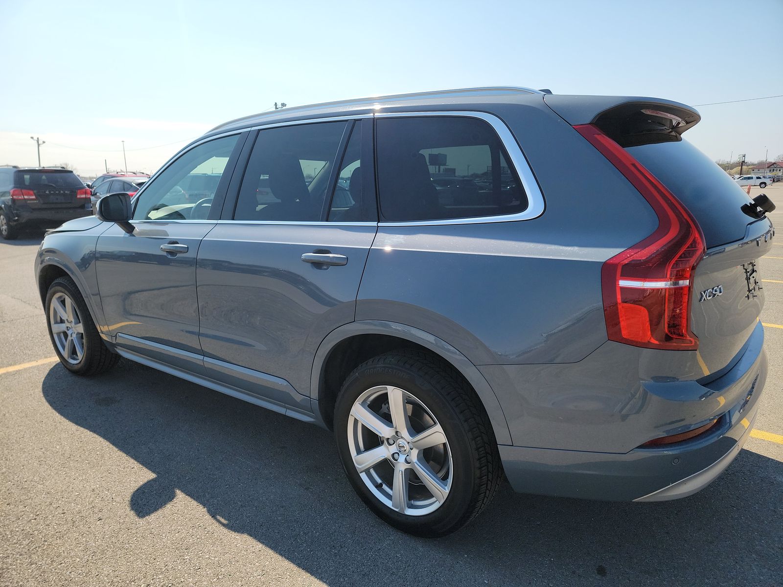 2022 Volvo XC90 T5 Momentum AWD