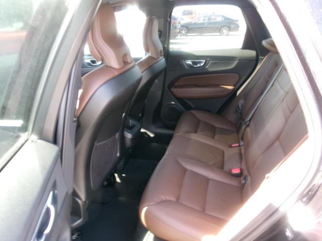 2021 Volvo XC60 T5 Momentum AWD