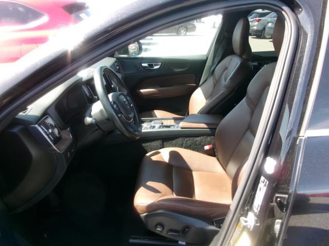 2021 Volvo XC60 T5 Momentum AWD