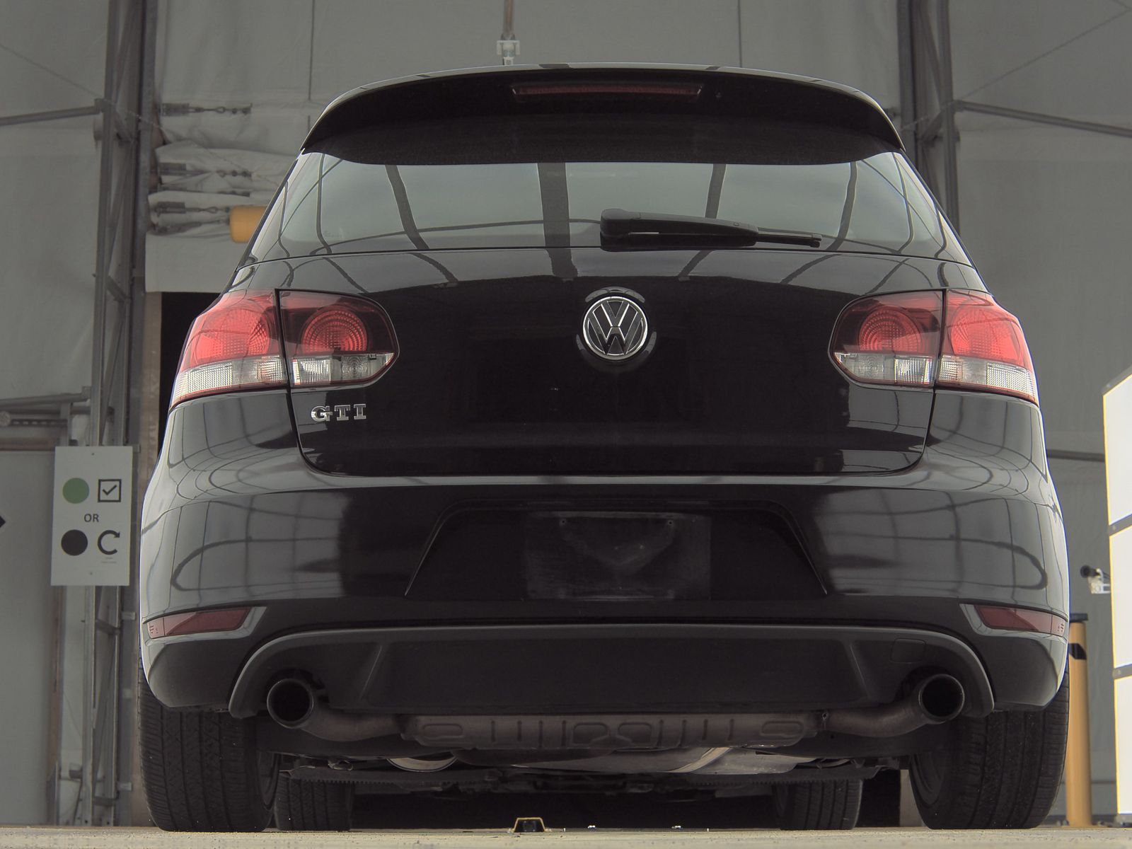 2014 Volkswagen Golf GTI 2.0T Drivers Edition FWD