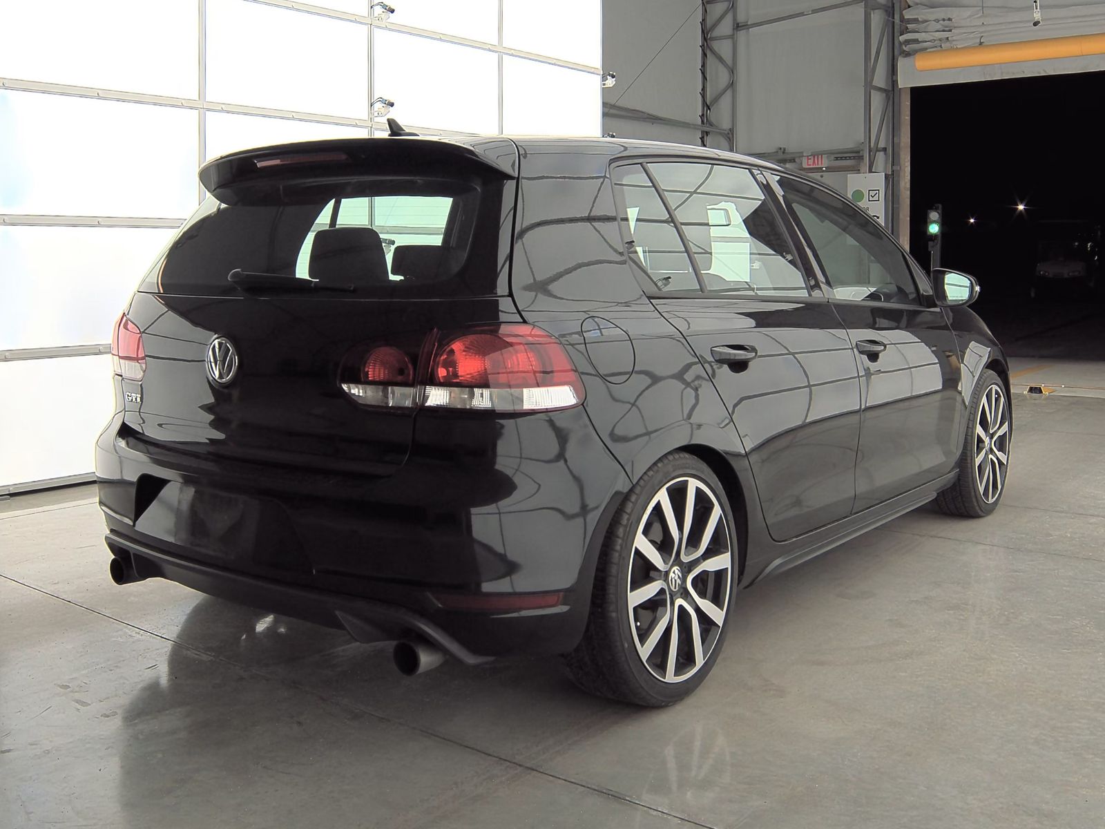2014 Volkswagen Golf GTI 2.0T Drivers Edition FWD