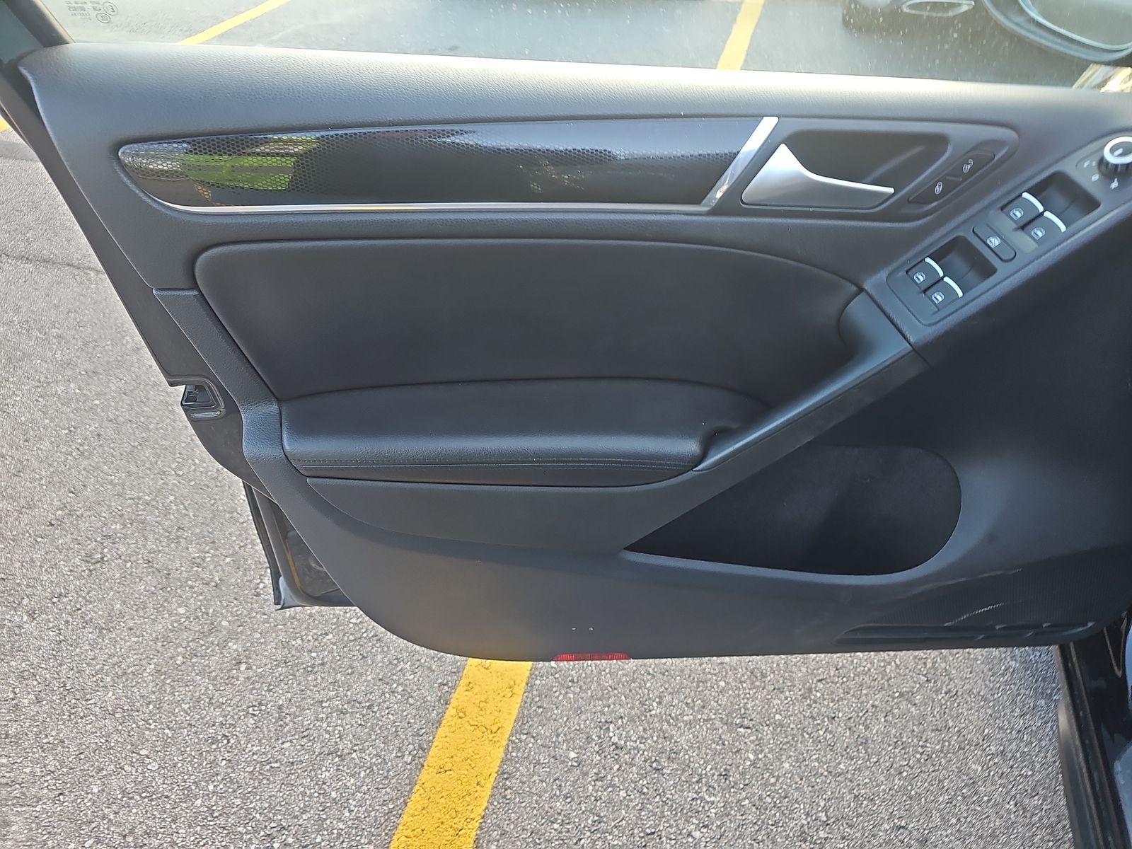 2014 Volkswagen Golf GTI 2.0T Drivers Edition FWD