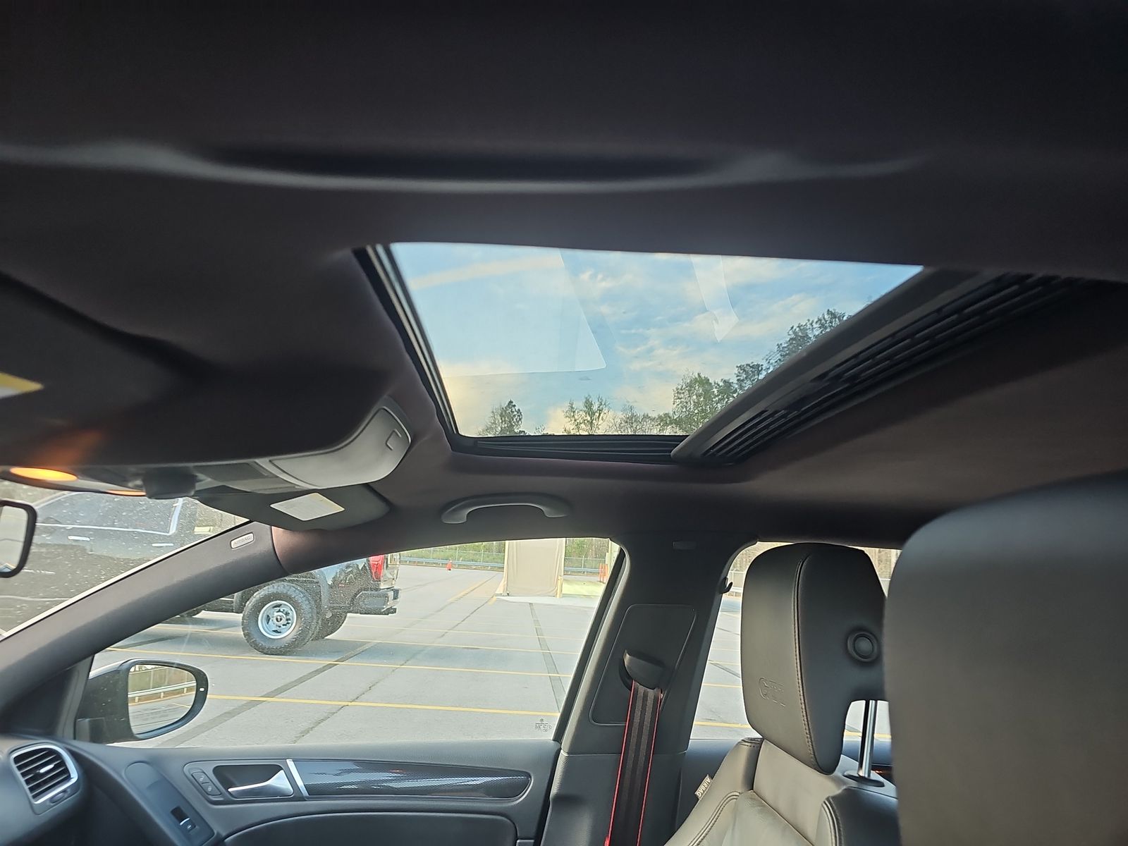 2014 Volkswagen Golf GTI 2.0T Drivers Edition FWD