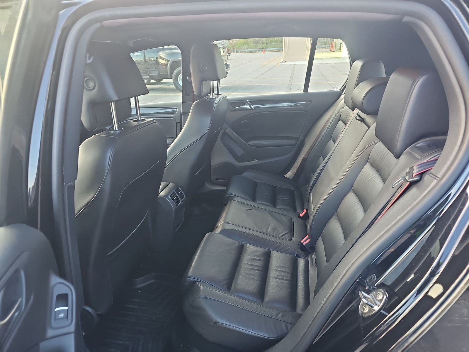 2014 Volkswagen Golf GTI 2.0T Drivers Edition FWD