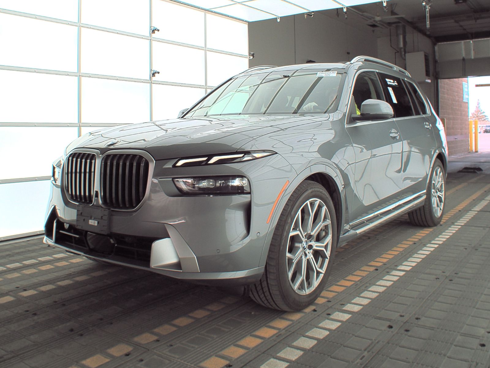 Used 2024 BMW X7 xDrive40i with VIN 5UX23EM04R9S18733 for sale in Minneapolis, Minnesota
