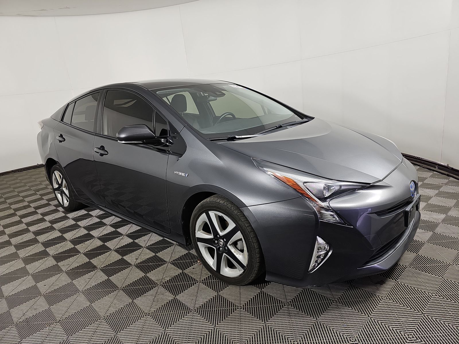 2016 Toyota Prius Three Touring FWD