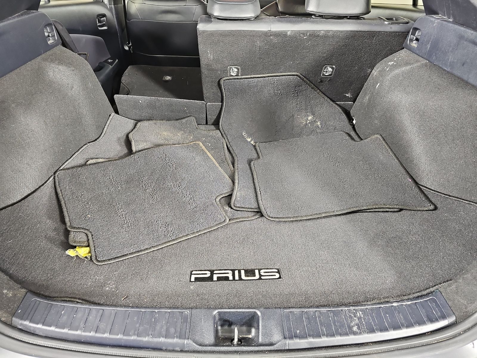 2016 Toyota Prius Three Touring FWD