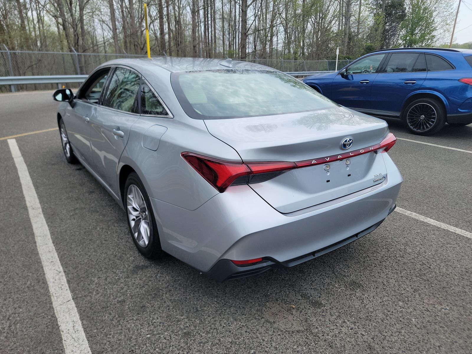 2020 Toyota Avalon Hybrid XLE FWD