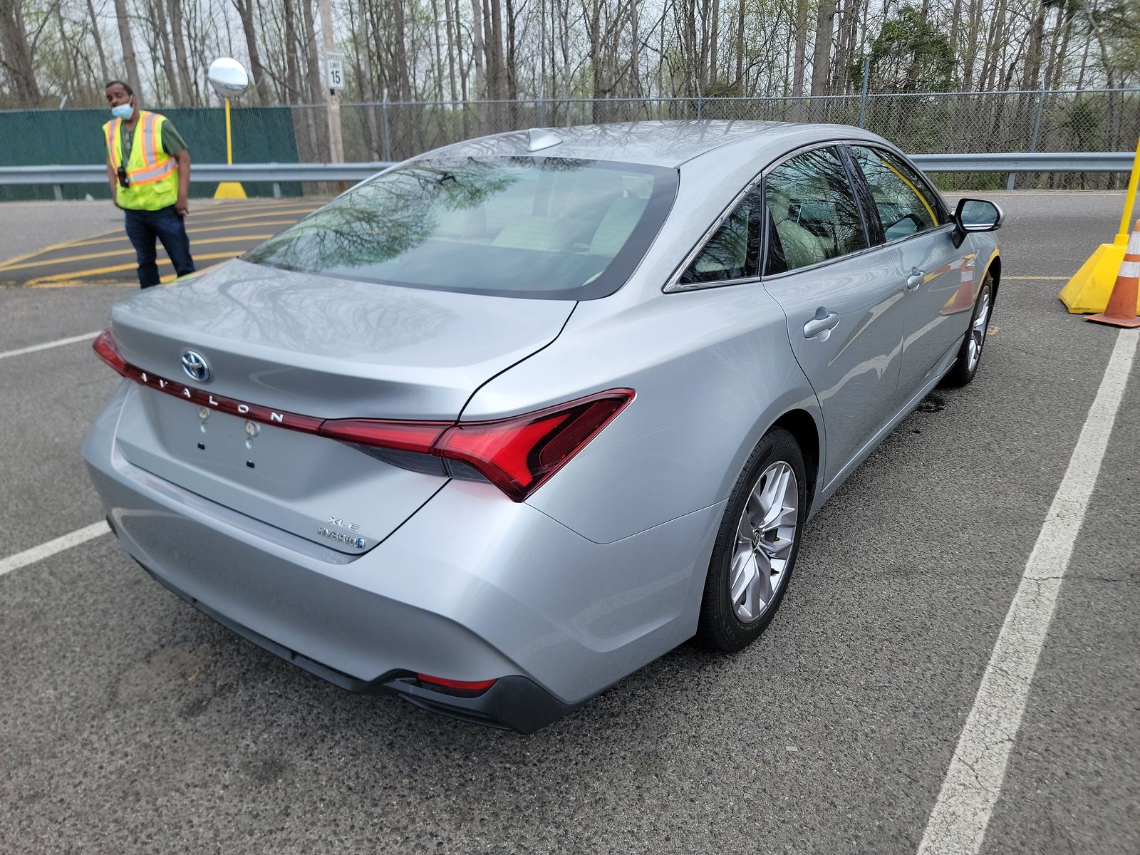 2020 Toyota Avalon Hybrid XLE FWD