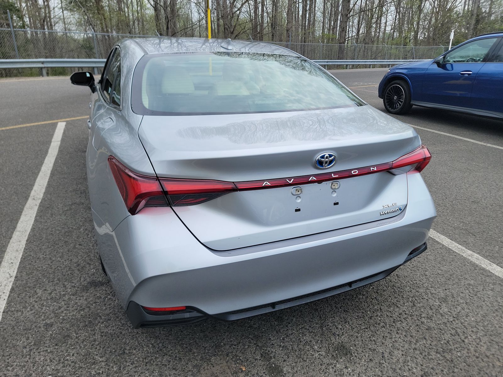 2020 Toyota Avalon Hybrid XLE FWD