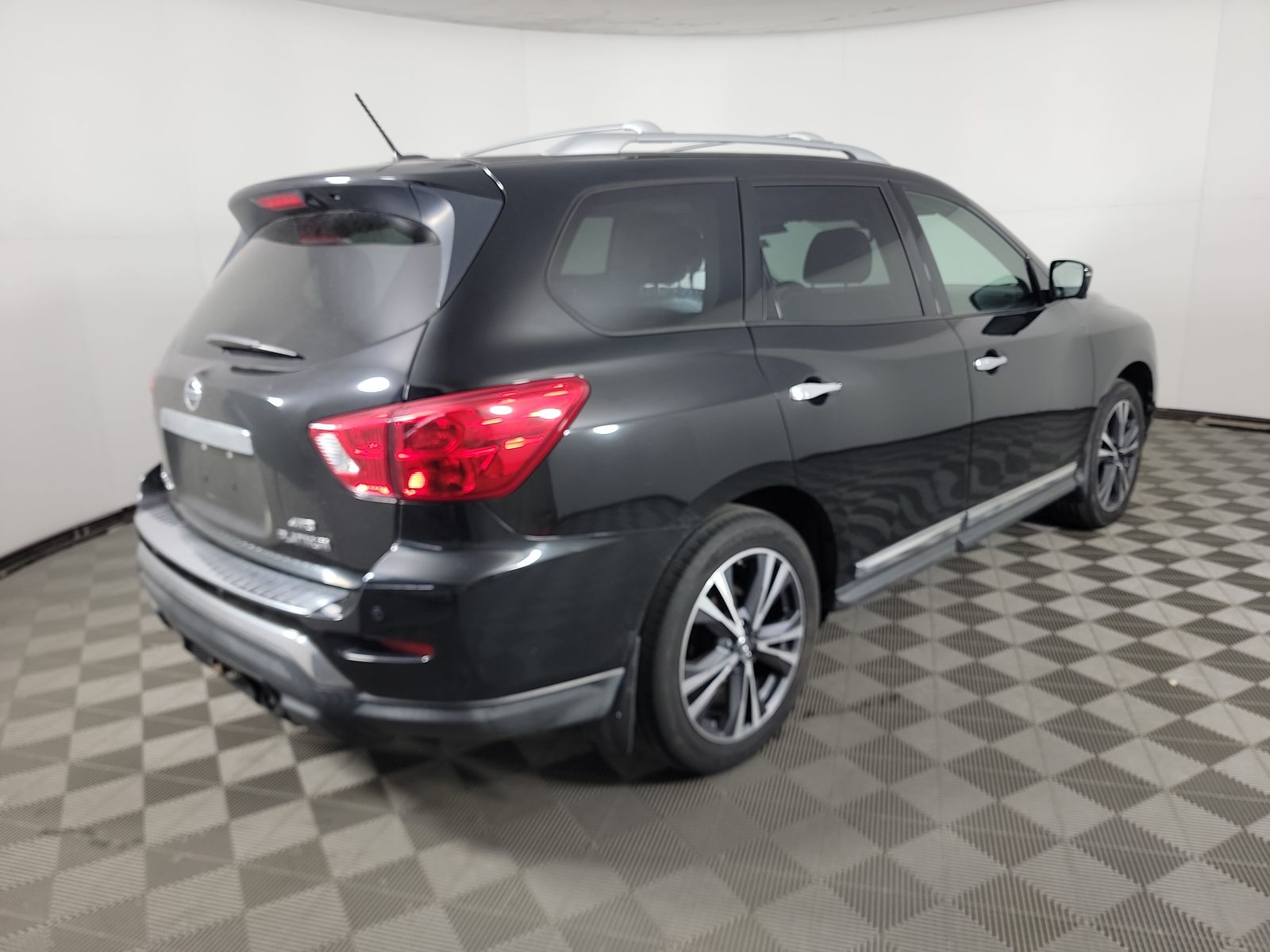 2017 Nissan Pathfinder Platinum AWD