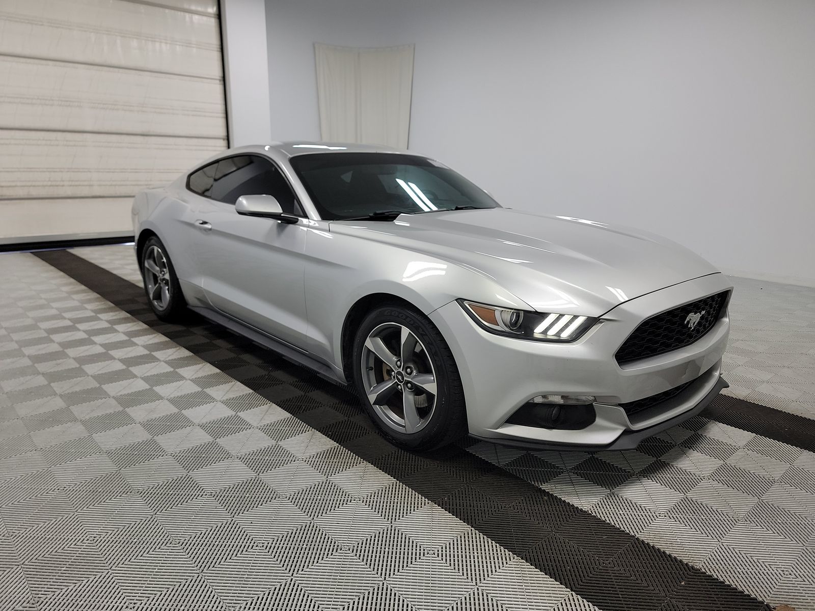 2016 Ford Mustang EcoBoost RWD