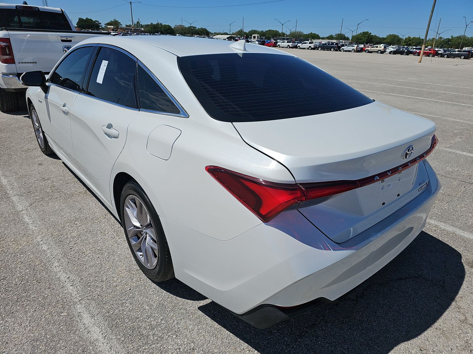 2019 Toyota Avalon Hybrid XLE FWD