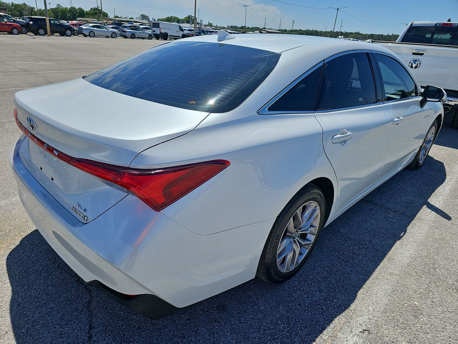 2019 Toyota Avalon Hybrid XLE FWD