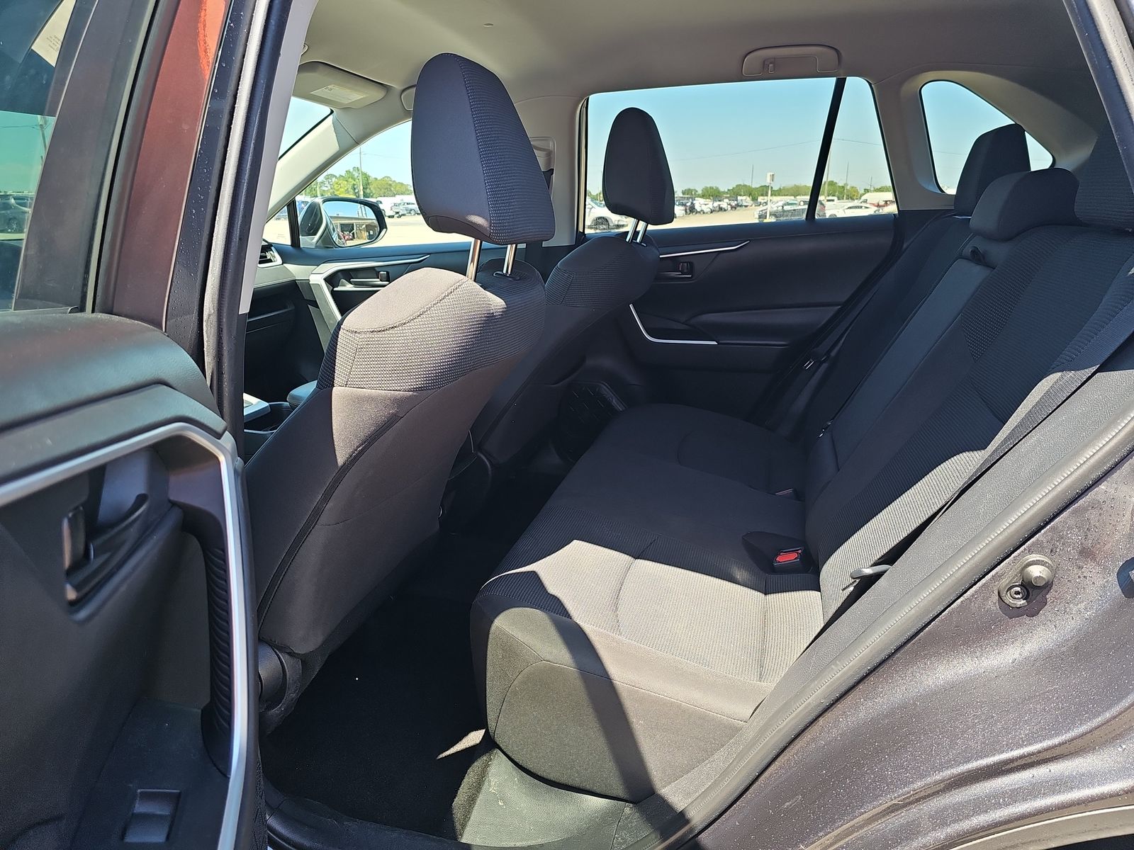 2020 Toyota RAV4 LE FWD
