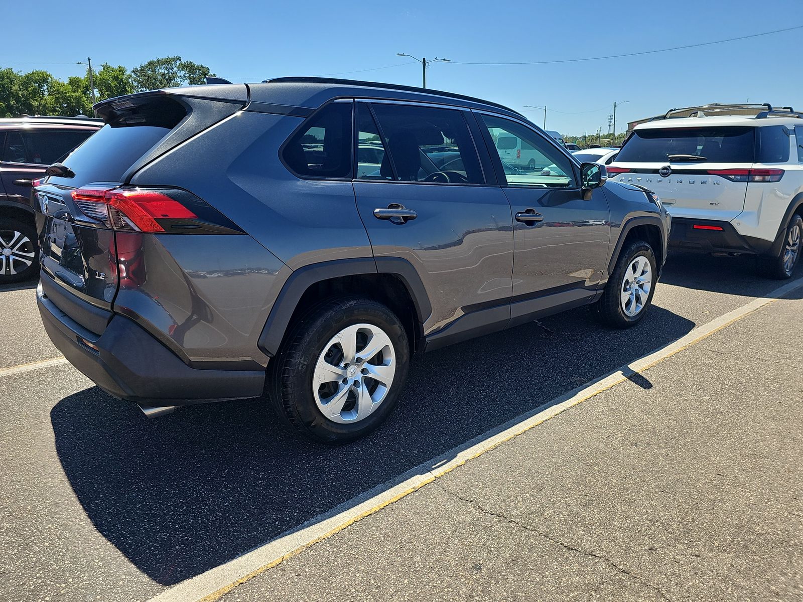 2020 Toyota RAV4 LE FWD