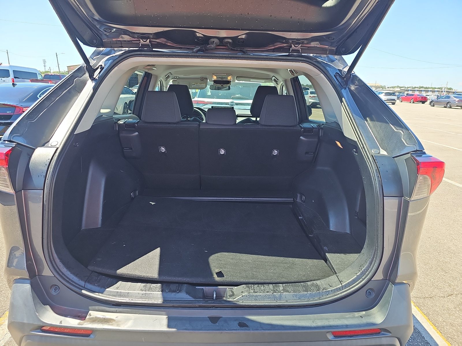 2020 Toyota RAV4 LE FWD